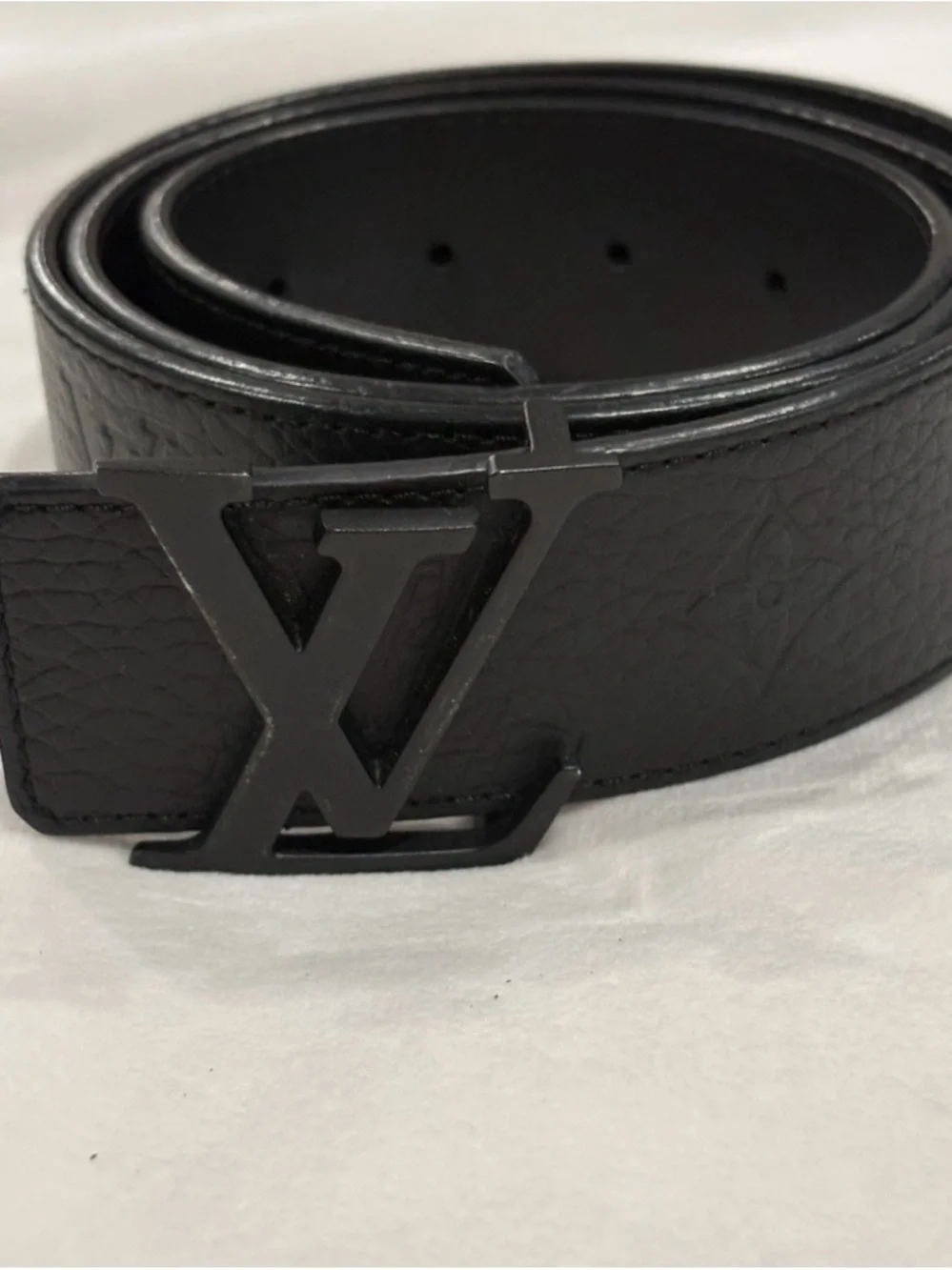 Louis Vuitton Black Textured Leather Belt with Matte LV Buckle - Picture 2 of 7